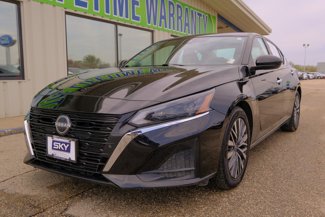 Used 2023 Nissan Altima 2.5 SV image 1