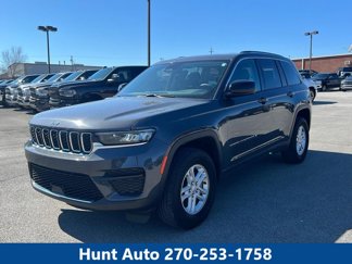 Used 2023 Jeep Grand Cherokee Laredo image 1