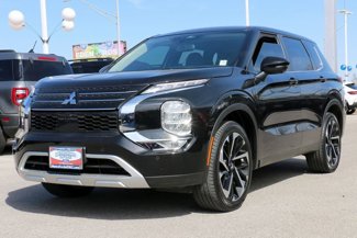 Used 2024 Mitsubishi Outlander SE image 1