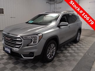 Used 2024 GMC Terrain SLT w/ Infotainment Package II image 1
