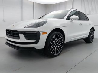 Used 2025 Porsche Macan image 1