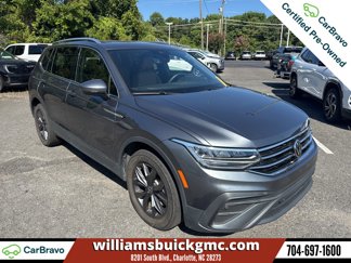 Used 2022 Volkswagen Tiguan SE w/ Panoramic Sunroof Package image 1
