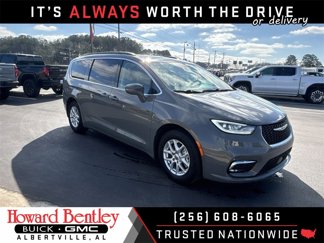 Used 2022 Chrysler Pacifica Touring-L image 1