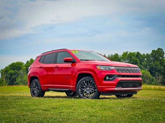 Used 2022 Jeep Compass Limited image 1