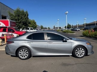 Used 2019 Toyota Camry LE image 1