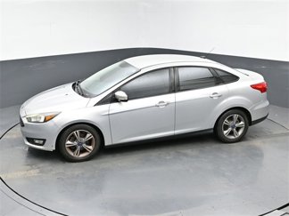 Used 2017 Ford Focus SE image 1