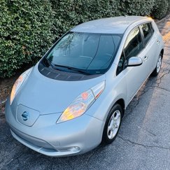 Used 2015 Nissan Leaf SV image 1