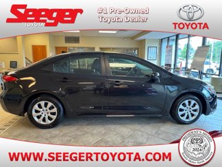 Used 2022 Toyota Corolla LE image 1