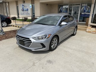 Used 2017 Hyundai Elantra SE image 1