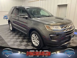 Used 2018 Ford Explorer XLT image 1