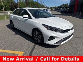Used 2023 Kia Forte LXS image 1