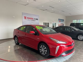 Used 2019 Toyota Prius LE image 1
