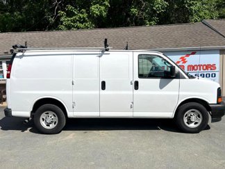 Used 2017 Chevrolet Express 2500 image 1