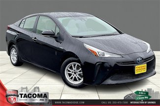 Used 2022 Toyota Prius LE image 1