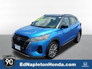 Used 2023 Nissan Kicks SR image 1