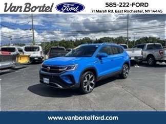 Used 2022 Volkswagen Taos SEL w/ Panoramic Sunroof Package image 1