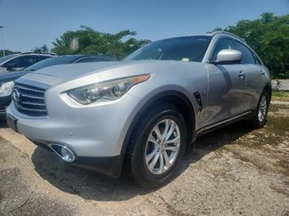 Used 2016 INFINITI QX70 AWD w/ Premium Package image 1