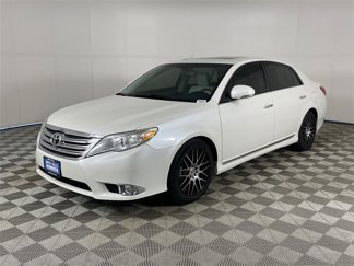 Used 2011 Toyota Avalon Limited image 1