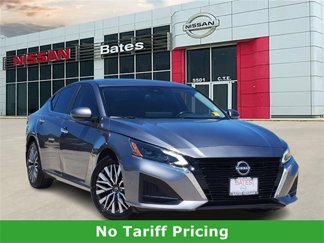 Used 2023 Nissan Altima 2.5 SV image 1
