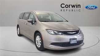 Used 2018 Chrysler Pacifica LX w/ Tire & Wheel Group image 1