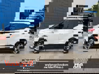 Used 2020 Nissan Kicks S image 1