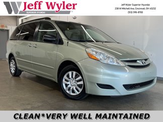 Used 2009 Toyota Sienna LE image 1