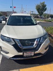 Used 2018 Nissan Rogue SV image 1