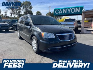 Used 2016 Chrysler Town & Country Touring image 1