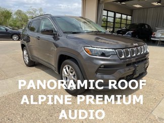 Used 2022 Jeep Compass Latitude w/ Sun and Sound Group image 1