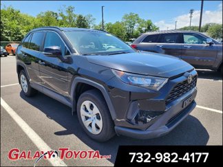 Used 2021 Toyota RAV4 LE image 1