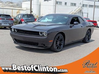 Used 2018 Dodge Challenger SXT w/ Blacktop Package image 1
