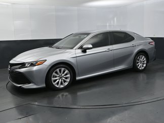 Used 2019 Toyota Camry LE image 1
