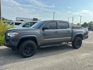 Used 2018 Toyota Tacoma SR image 1