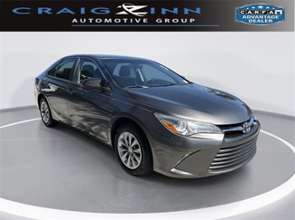 Used 2016 Toyota Camry LE image 1