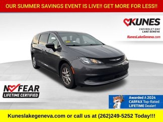 Used 2022 Chrysler Voyager LX image 1