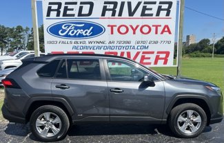 Used 2022 Toyota RAV4 XLE image 1