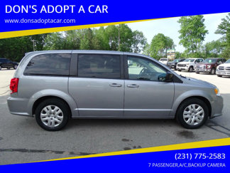 Used 2018 Dodge Grand Caravan SE w/ UConnect Hands-Free Group image 1