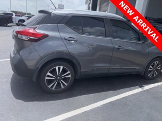 Used 2018 Nissan Kicks SV image 1