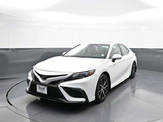 Used 2023 Toyota Camry SE image 1