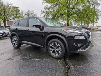 Used 2023 Nissan Rogue SV image 1