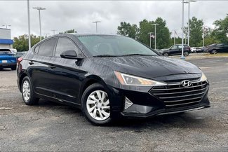 Used 2019 Hyundai Elantra SE image 1
