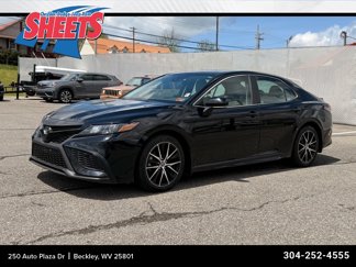 Used 2023 Toyota Camry SE image 1
