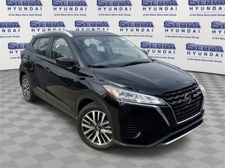 Used 2021 Nissan Kicks SV image 1