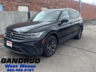 Used 2022 Volkswagen Tiguan SE image 1