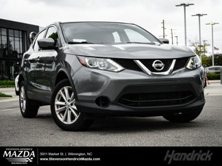 Used 2017 Nissan Rogue Sport S image 1