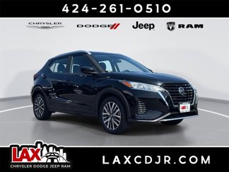 Used 2021 Nissan Kicks SV image 1