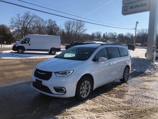 Used 2022 Chrysler Pacifica Touring-L image 1