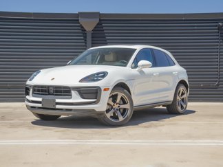 Certified 2022 Porsche Macan image 1