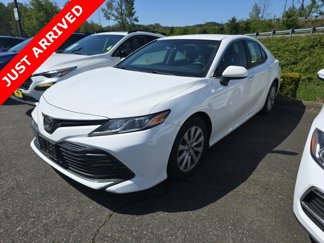 Used 2018 Toyota Camry LE image 1