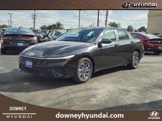 Used 2024 Hyundai Elantra SEL image 1